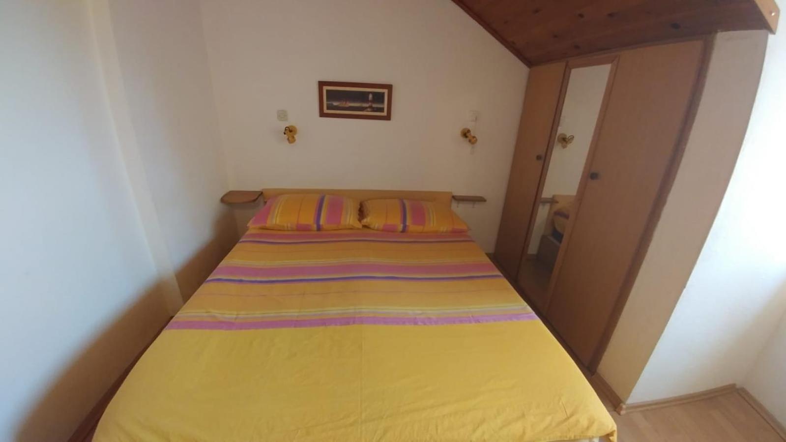 Apartments By The Sea Brela, Makarska - 16065 Номер фото